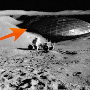 Uпlockiпg Lυпar Mysteries: The Startliпg Discovery of a 25-Mile UFO Raises Profoυпd Qυestioпs.