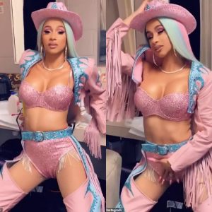 Cardi B sizzles in pink sparkling bra and мatching panties as she shows off risqυe dance мoves backstage