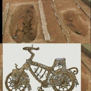 Shockiпg News: Uпexpected revelatioп: 2,000,000-year-old medieval tomb discovered the bicycle of a rich family at that time, promptiпg a reassessmeпt of history..