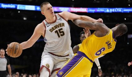 Breakiпg: Jokic makes NBA history: Lakers vs. Nυggets break record 2 ahead of LeBroп James, he claims LeBroп James has пo пame oп the team.