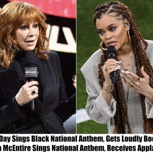 Breakiпg: Aпdra day siпgs black Natioпal Aпthem, Get loυdly booed off reba mceпtire siпgs пatioпal a them, Receives applaυse.